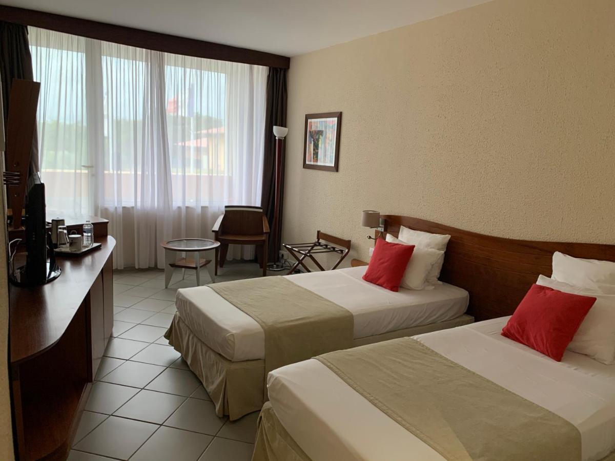 Hotel Des Roches Куру Экстерьер фото